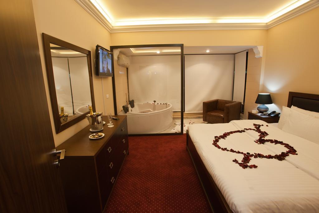 Queens Land Hotel Jounieh Kültér fotó
