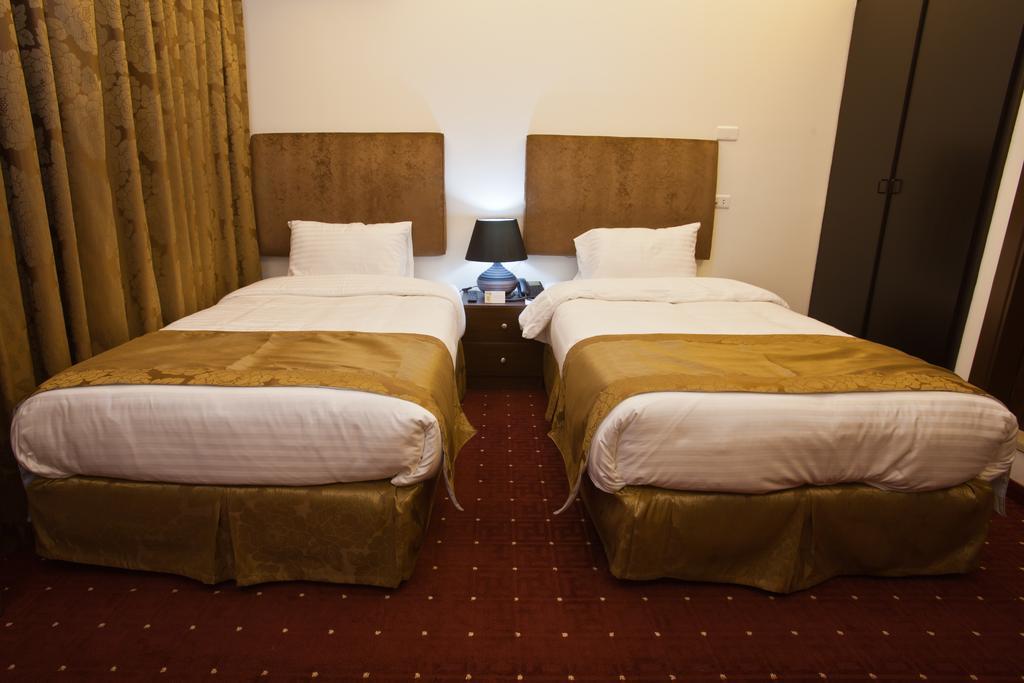 Queens Land Hotel Jounieh Kültér fotó
