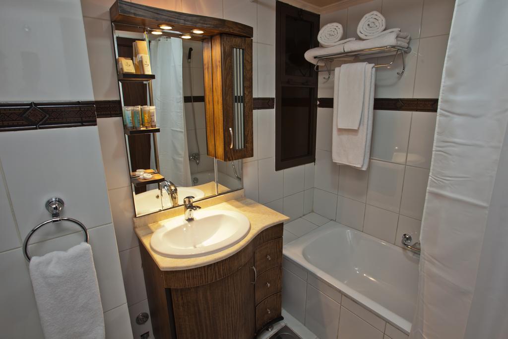 Queens Land Hotel Jounieh Kültér fotó