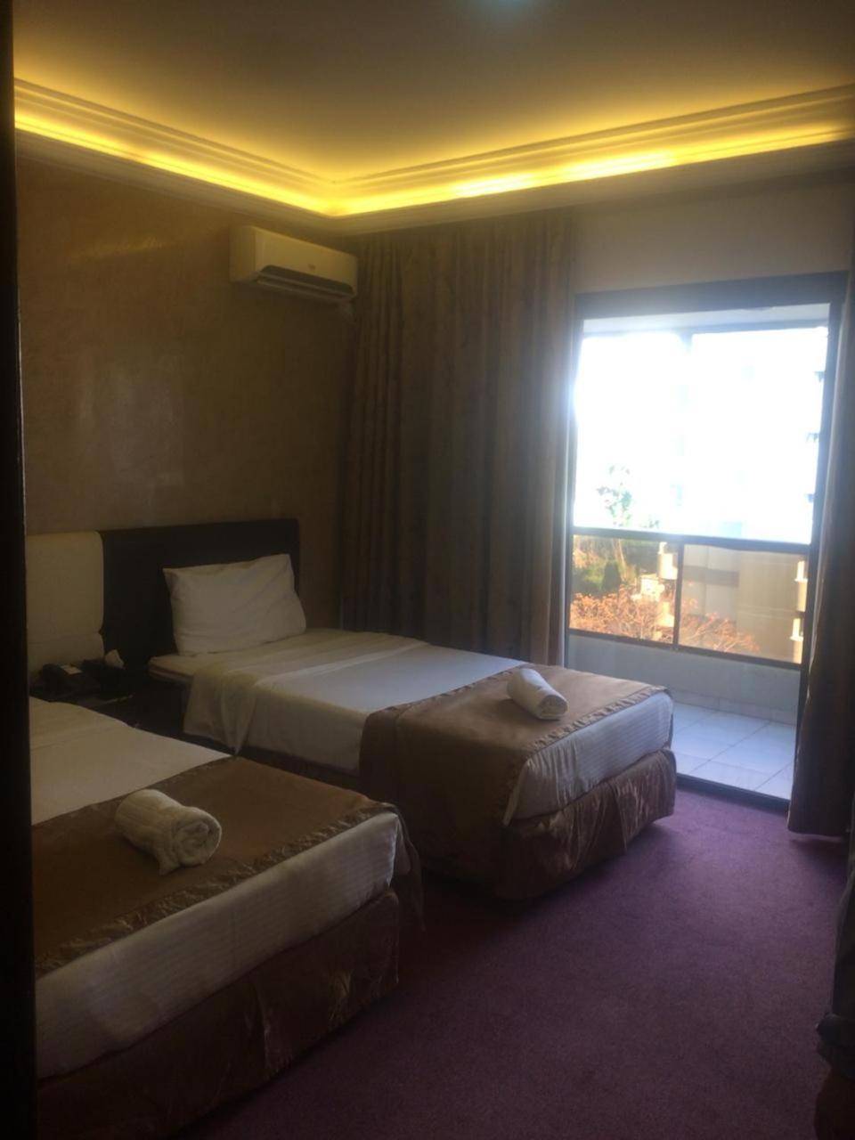 Queens Land Hotel Jounieh Kültér fotó