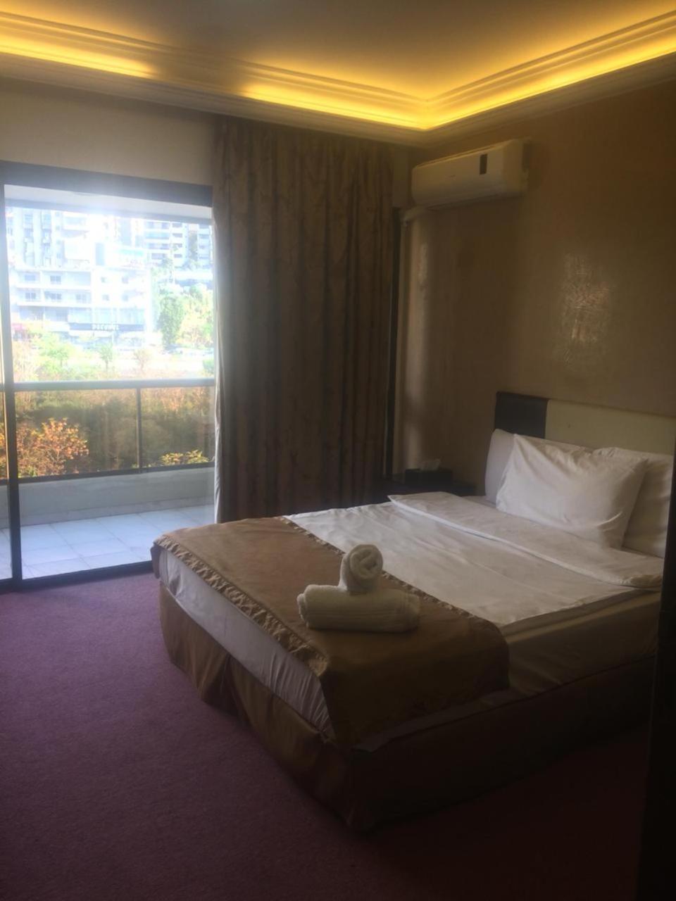 Queens Land Hotel Jounieh Kültér fotó